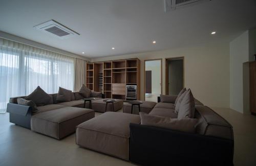 Si Sunthon Villa | Manick Hillside Villa 7