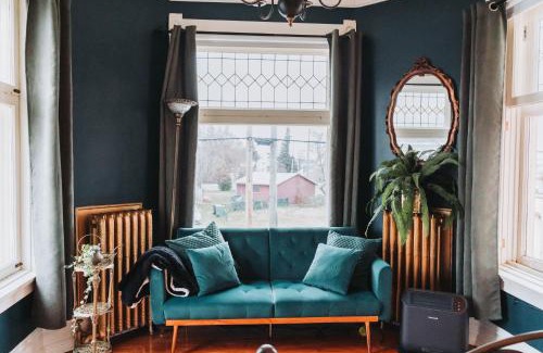 Mauricie Bed & Breakfast | Manoir Des Curiosits