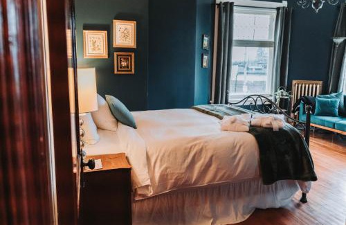 Mauricie Bed & Breakfast | Manoir Des Curiosits