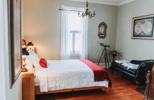 Mauricie Bed & Breakfast | Manoir Des Curiosits