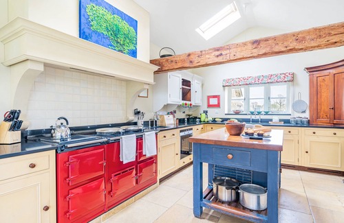 Zeals Hütte | Manor Farm House sleeps 5 guests in 3 bedrooms