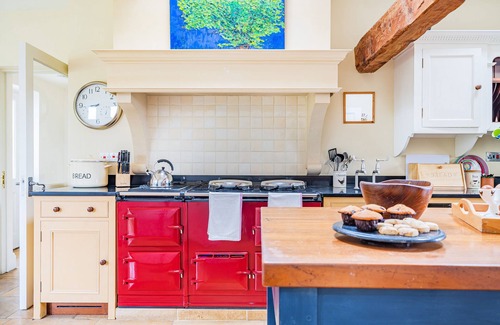 Zeals Hütte | Manor Farm House sleeps 5 guests in 3 bedrooms