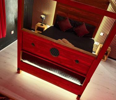 Ogden Kabine | Mansa Halifax