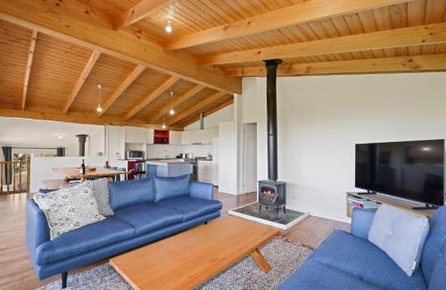 Mansfield Haus | Mansfield Hideaway - Sleeps 10