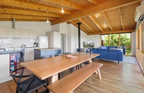 Mansfield Haus | Mansfield Hideaway - Sleeps 10