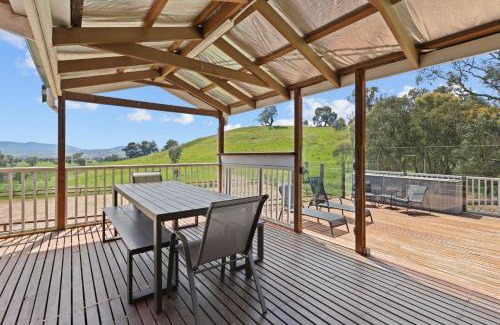 Mansfield Haus | Mansfield Hideaway - Sleeps 10