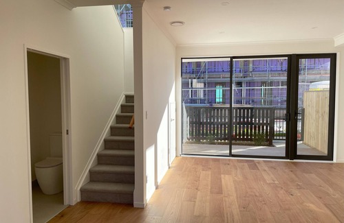 Manurewa Haus | Manukau Centre Pacific Garden's new 3 BRM townhouse for Rent!!!