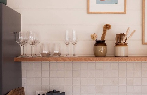 Hobart Central Business District Haus | Maple House - Charming family cottage in Sandy Bay
