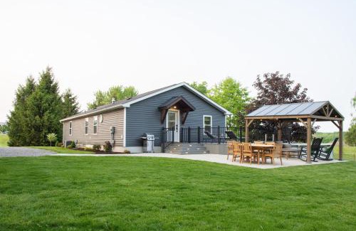 Dundee Haus | Maple Retreat with Big Pool