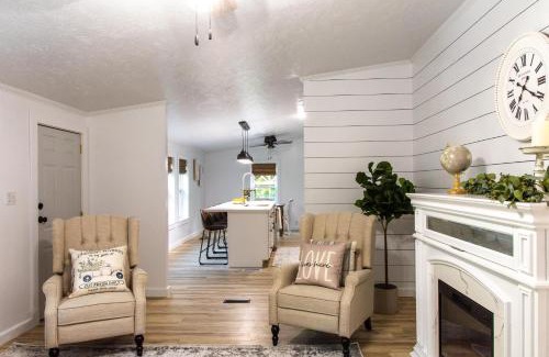 Dundee Haus | Maple Retreat with Big Pool