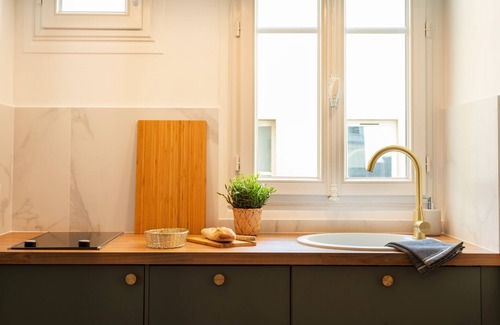 4th Arrondissement Wohnung | 100% legale Marais 2BR / 2BA mit AC, bis zu 6 Gäste