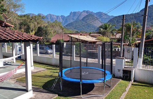 Guapimirim Haus | Maravilhosa Casa com Lazer Completo: Piscina, Rio, Salão de Jogos, Quadra e Mais