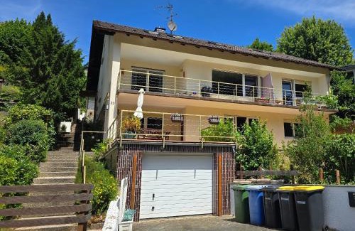 Marburg Wohnung | Marburg Apartment pfiffige Luisa in ruhiger Waldrandlage mit Balkon und Wintergarten