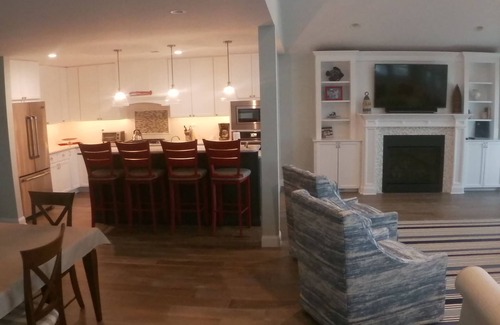 Margate City Haus | Margate NEU Strandnah 4 Bett 3 1/2 Bad Lg Pool Aufzug voll ausgestattete Küche