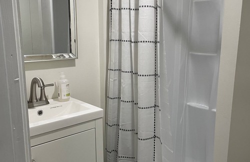 Jefferson City Hütte | Marilyn Apartment with designated work space-CNU/smoky mountains/ Cherokee Lake