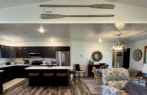 Perham Hütte | Marion Lake Lodge: With Wakesurf & Pontoon boats!