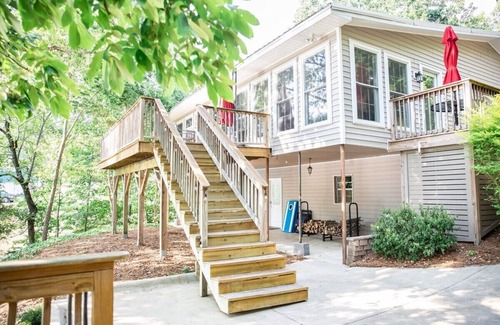 Northport Haus | Maritime Retreat on Lake Tuscaloosa