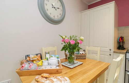 Abbotsbury Hütte | MARKTHAUS, familienfreundlich in Abbotsbury, Ref 992021