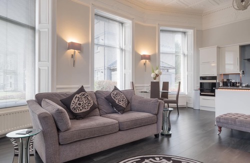 Central Aberdeen Wohnung | Marks At The Manor Luxury Riverside Apartments - Sleeps up to 4, with Parking and Sky TV
