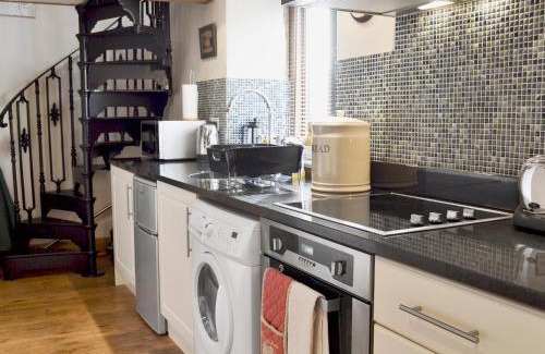 Little Hayfield Haus | Marl Farm Cottage