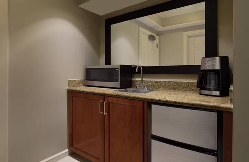 Central Beach Villa | Marriott BeachPlace Towers \ 2BR \ Full Kitchen \ Vibrant location \ Must Stay!