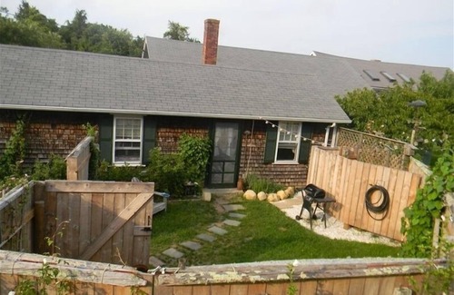 Edgartown Hütte | Martha's Vineyard 1BR, Haustiere ok, 10 Minuten zu Fuß zum Strand oder Edgartowns Geschäften!