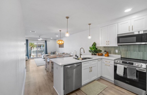 Mexico Beach Haus | Marvelous NEW 4-bedroom 4.5 bathroom townhome 100 steps from Mexico Beach