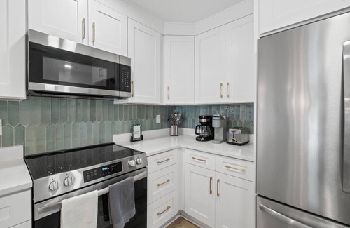 Mexico Beach Haus | Marvelous NEW 4-bedroom 4.5 bathroom townhome 100 steps from Mexico Beach