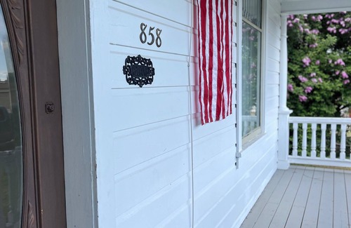 Montpelier Haus | Marvelous Victorian home in Montpelier! Just a quick drive to Bear Lake!