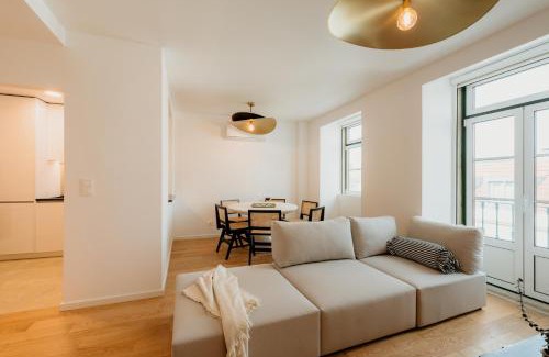 Santo Condestavel Wohnung | Mary Pink - NO 3C - Sublime Two-Bedroom Apartment