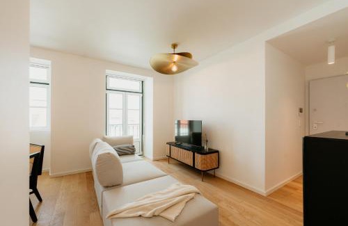 Santo Condestavel Wohnung | Mary Pink - NO 3C - Sublime Two-Bedroom Apartment