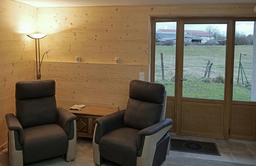 Fay-en-Montagne Haus | Massatho gîte, sleeps 2, next to a massage salon with sauna