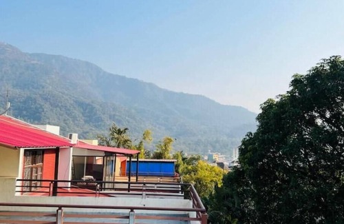 Rishikesh Wohnung | Master bed getway, Rishikesh