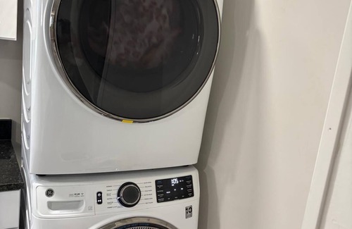 Fort Washington Bed & Breakfast | Master bedroom with private bathroom Near to Washington DC.