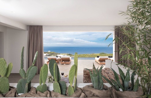 Oia Villa | Master Santorini Villa | 4 Bedrooms | Villa Paradiso Marino | Private Heated Pool & Jacuzzi | Sea and Sunset View | Oia