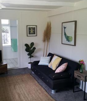 Matapouri Haus | Matapouri bach - beautiful Northland beach