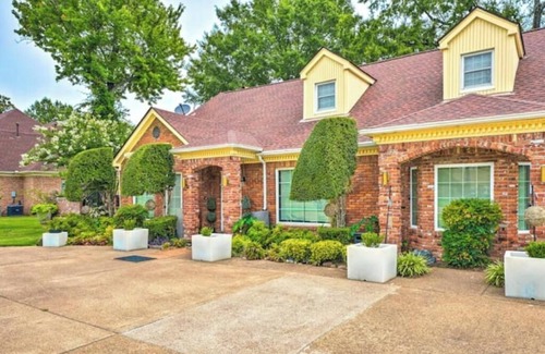 Whitehaven Haus | Maxie's retreat: Enjoy this charming house w/modern updates & timeless appeal.