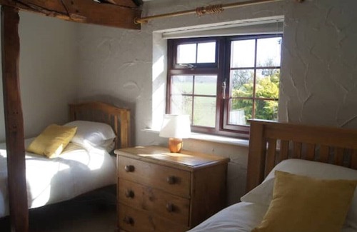 Upton Bishop Haus | May Hill View - Cosy Rural Retreat with Hot Tub
