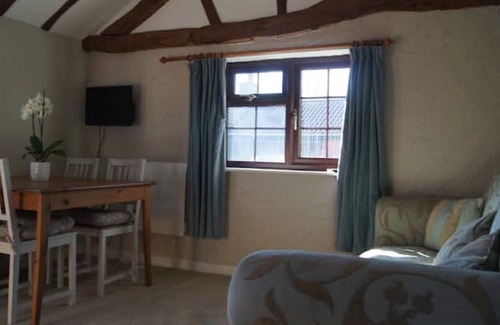 Upton Bishop Haus | May Hill View - Cosy Rural Retreat with Hot Tub