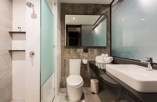 Ban Bo Han Hotel | Maya Phuket Airport Hotel