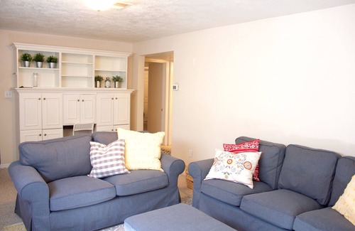 Scera Park South Wohnung | Fun @ theFrees! Gemütliches 2BR Apt von Costco! Ganz neuer Teppich / Lack!