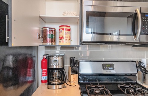 Near South Side Wohnung | McCormick Place 2b/2b family unit with optional parking for up to 8 guests