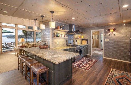 Tahoma Haus | McCown am See: 5 BR / 4 BA Haus / Hütte in Tahoma, Schlafen 14