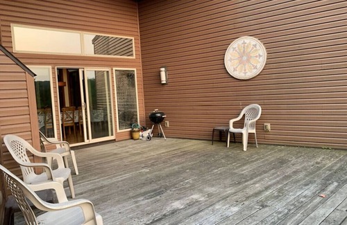 Terra Alta Haus | McFerson unique home at Alpine Lake