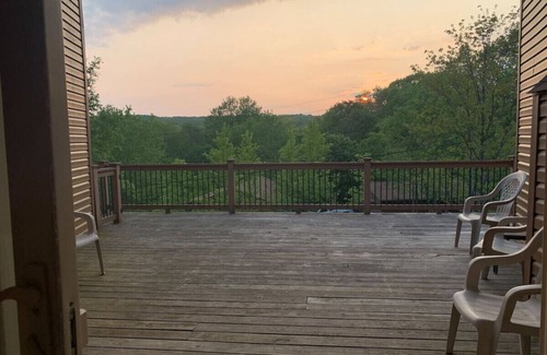 Terra Alta Haus | McFerson unique home at Alpine Lake