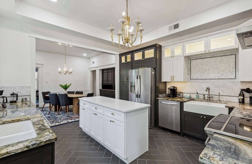 Evergreen Haus | McLean Manor w/2 Hot Tubs & Guest House