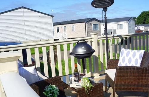 Cayton Bay Haus | Meadow Lodge