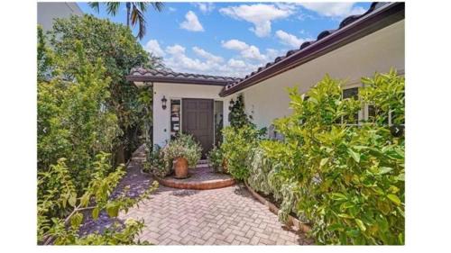 Hendricks and Venice Isles Haus | Mediterranean Paradise