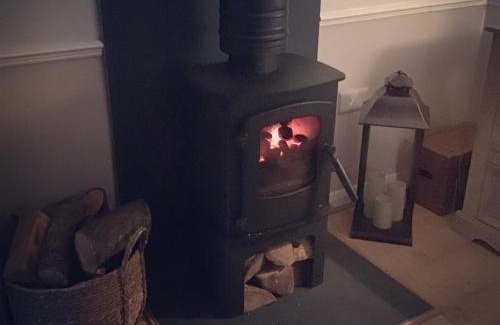 Moreton Bed & Breakfast | Meerkat Manor