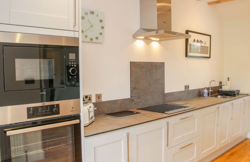 High Ercall Hütte | Meeson View, WATERS UPTON, SHROPSHIRE